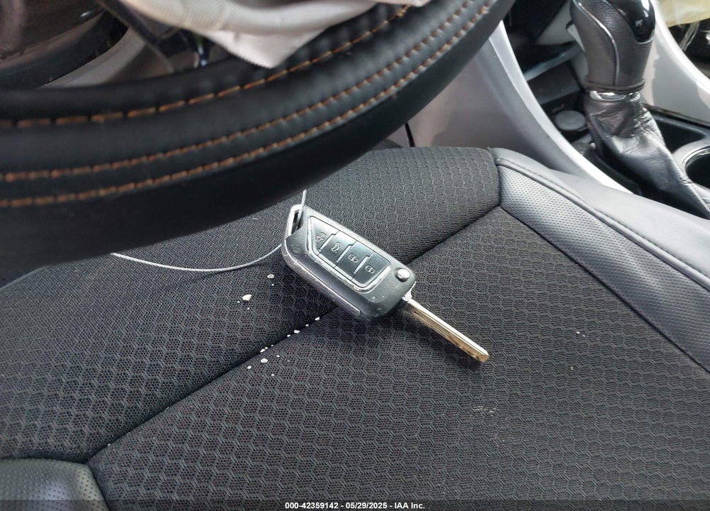 2012 HYUNDAI SONATA VIN: 5NPEB4AC0CH389424