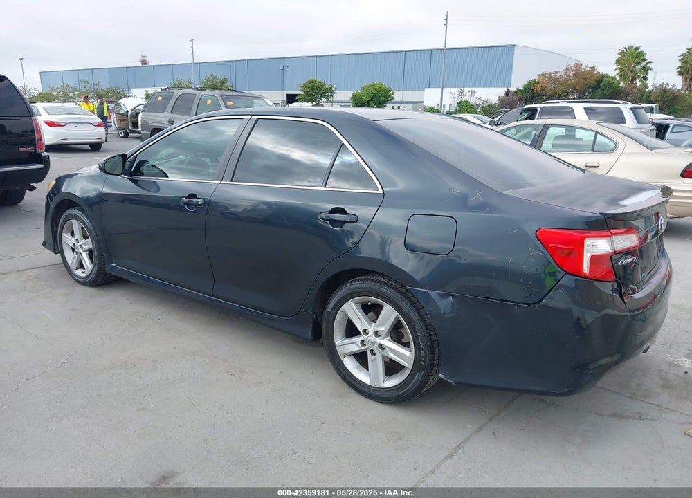 2013 TOYOTA CAMRY SE VIN: 4T1BF1FK5DU639684