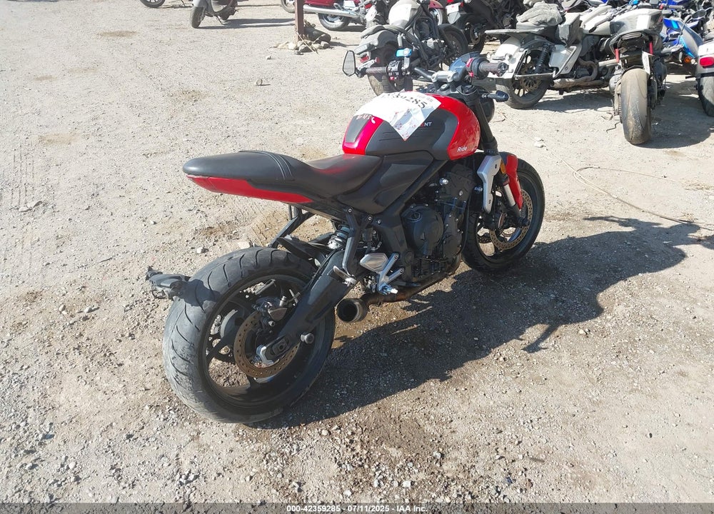 2022 TRIUMPH MOTORCYCLE TRIDENT 660 VIN: SMTL10UL7NTAF1001
