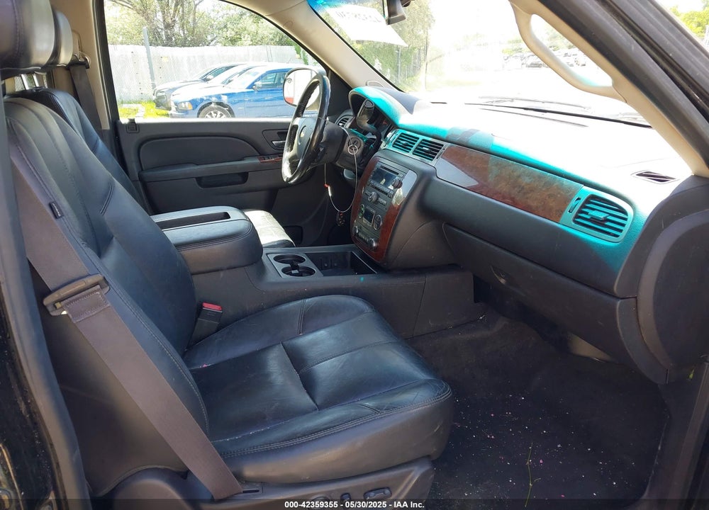 2013 CHEVROLET SUBURBAN 1500 VIN: 1GNSKJE77DR350667