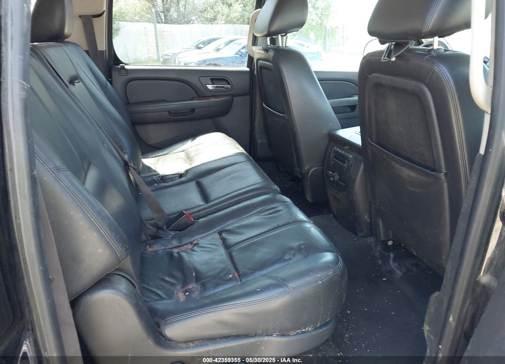 2013 CHEVROLET SUBURBAN 1500 VIN: 1GNSKJE77DR350667