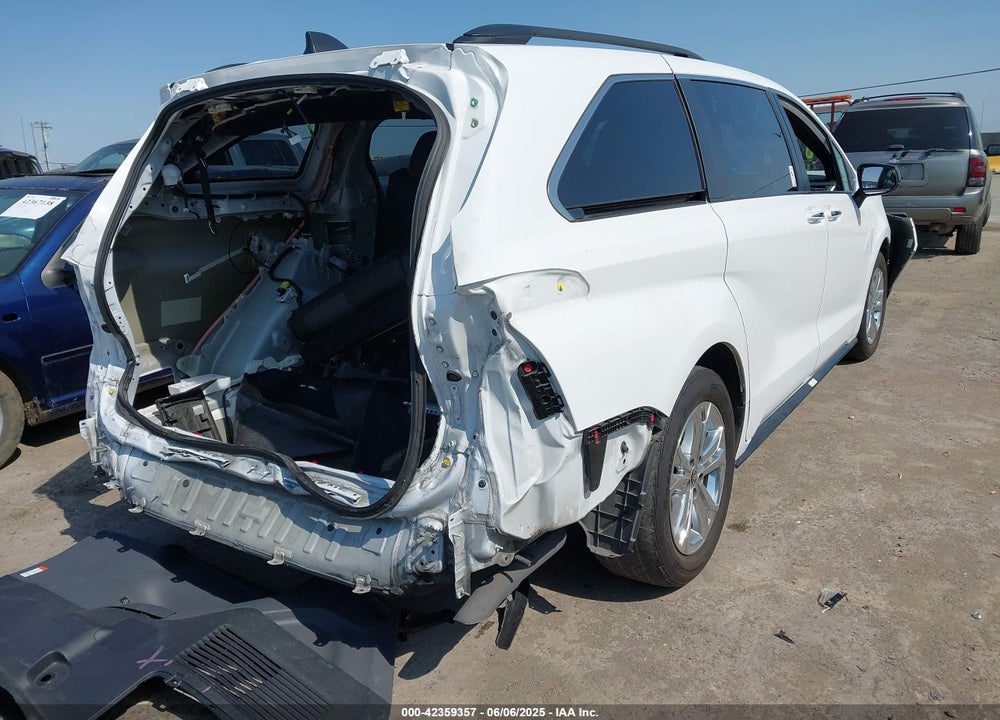 2023 TOYOTA SIENNA XSE VIN: 5TDDSKFC3PS107558