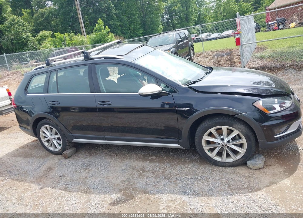 2017 VOLKSWAGEN GOLF ALLTRACK VIN: 3VWH17AU8HM506367