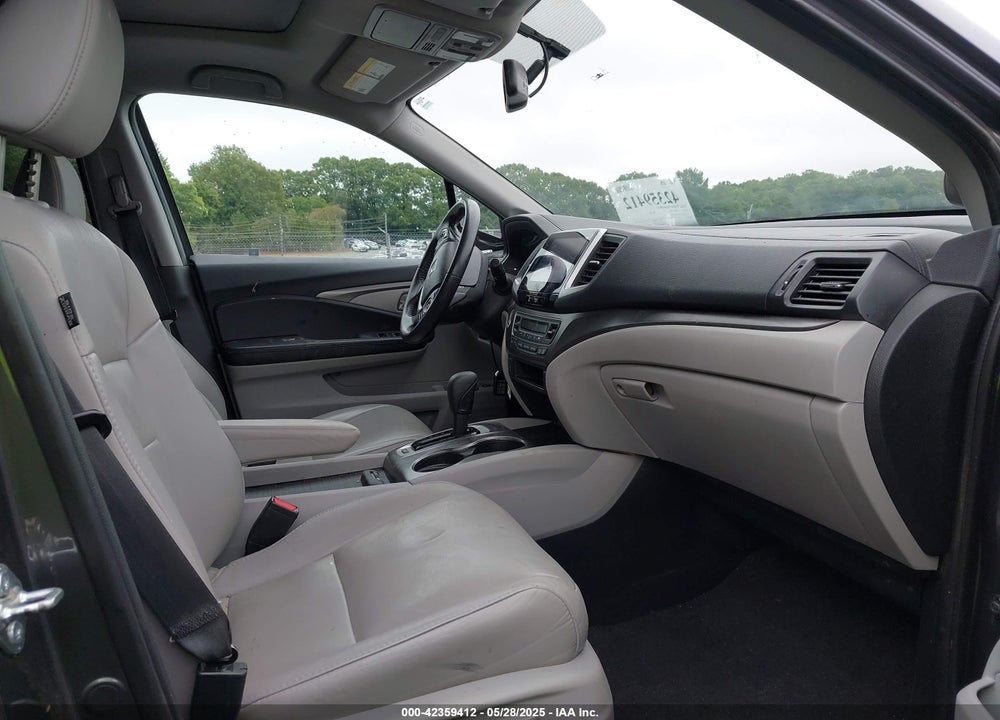 2017 HONDA PILOT EX-L VIN: 5FNYF5H77HB033090