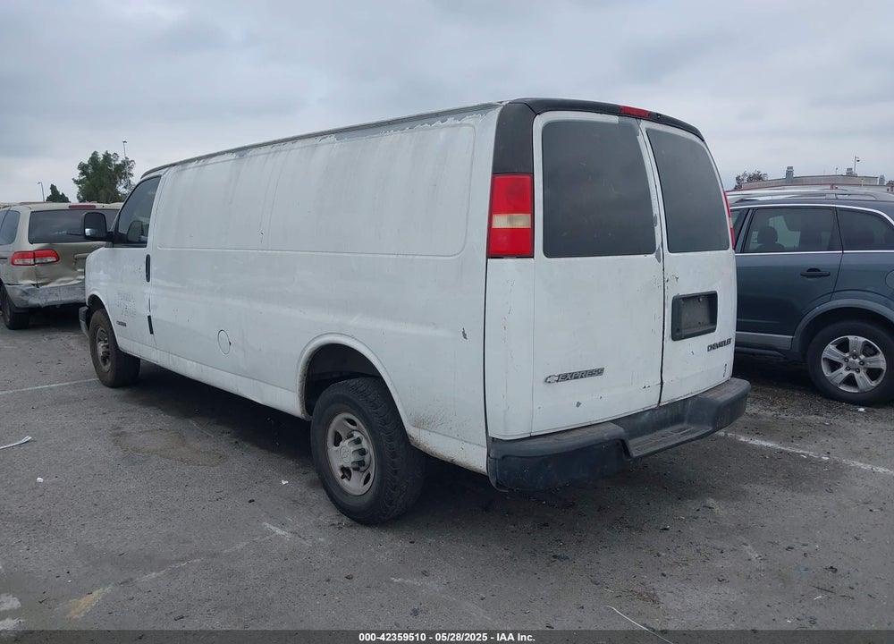2005 CHEV CHVN/EXP CG 2500 VIN: 1GCGG29B551263686