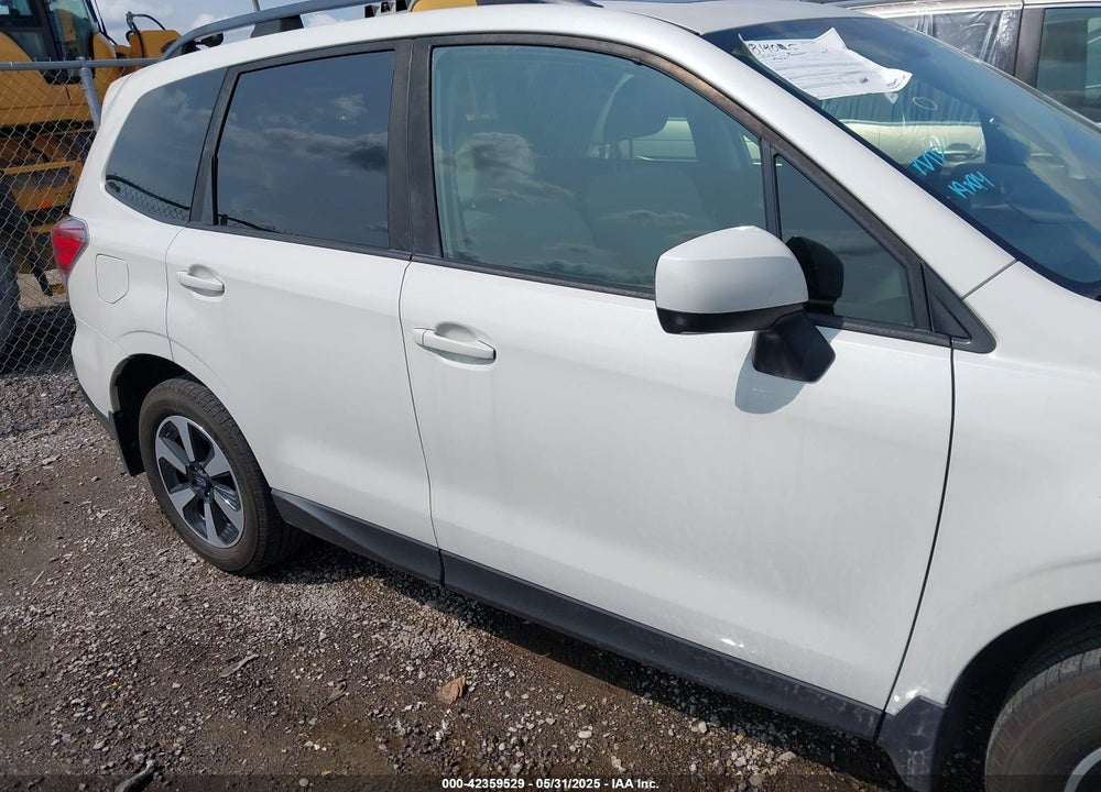 2018 SUBARU FORESTER VIN: JF2SJAGC1JH474409