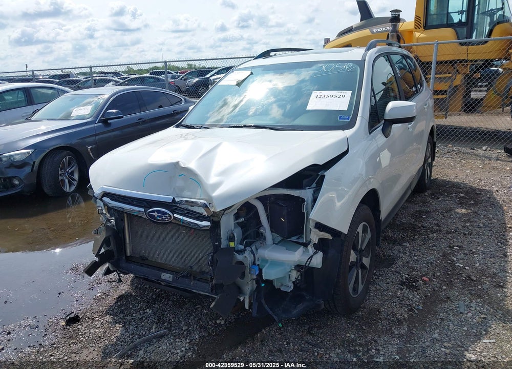 2018 SUBARU FORESTER VIN: JF2SJAGC1JH474409