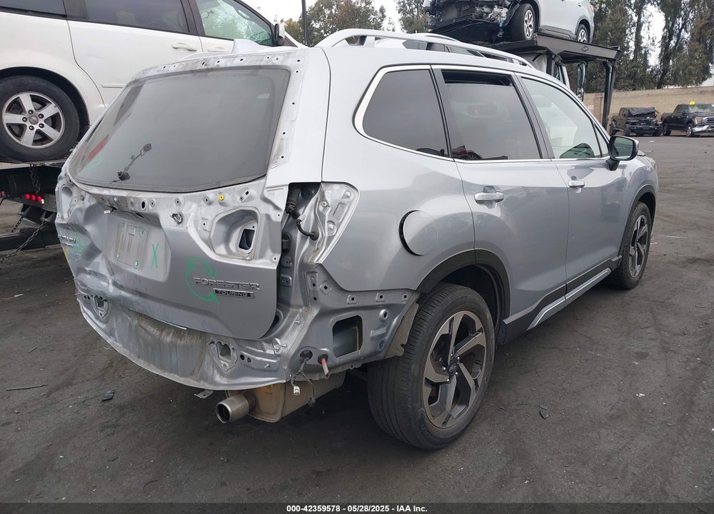 2022 SUBARU FORESTER TOURING VIN: JF2SKARC5NH441591