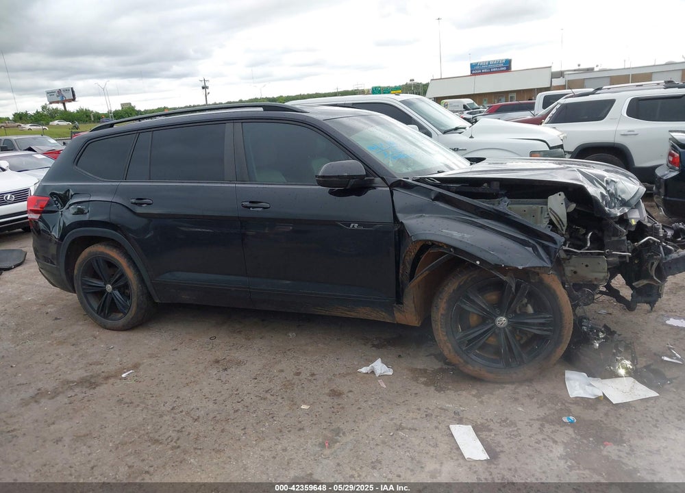 2018 VOLKSWAGEN ATLAS VIN: 1V2FR2CA4JC555497