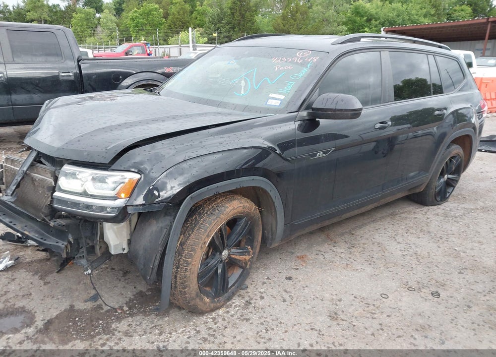 2018 VOLKSWAGEN ATLAS VIN: 1V2FR2CA4JC555497
