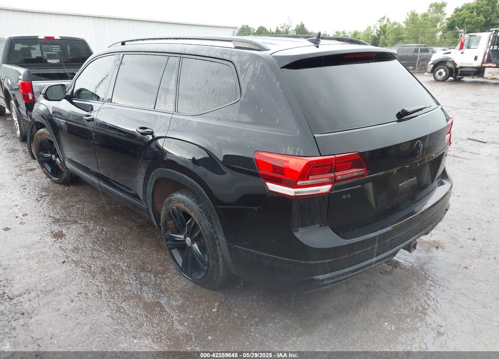 2018 VOLKSWAGEN ATLAS VIN: 1V2FR2CA4JC555497