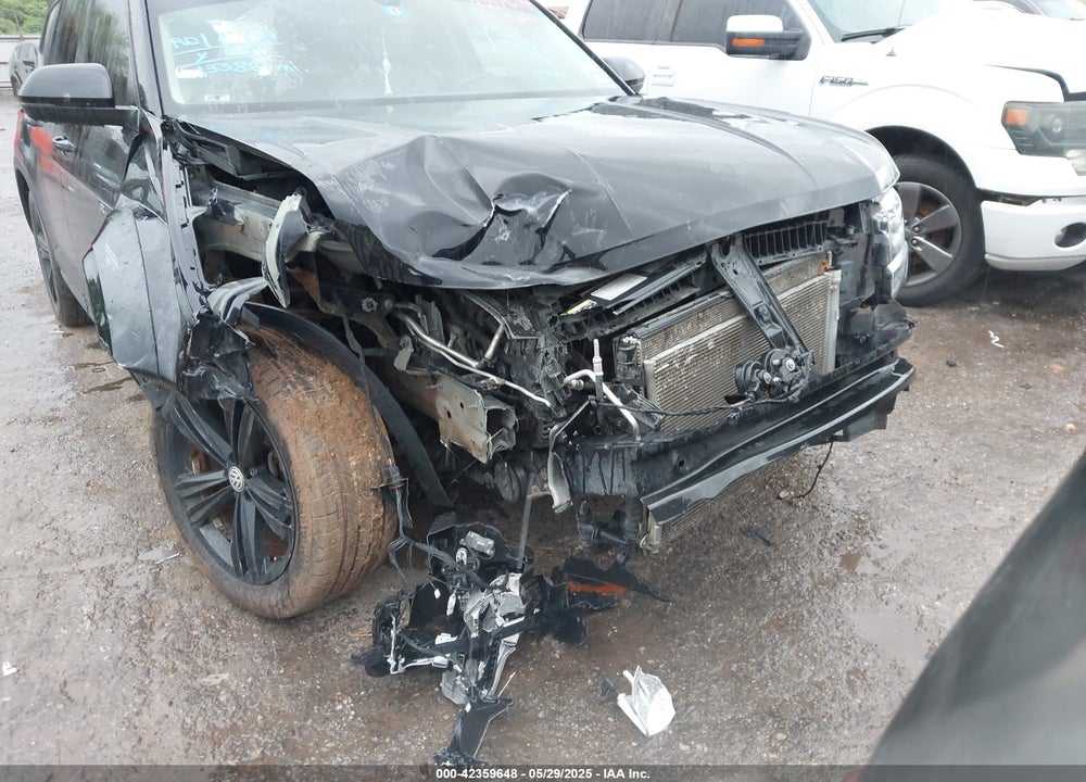 2018 VOLKSWAGEN ATLAS VIN: 1V2FR2CA4JC555497