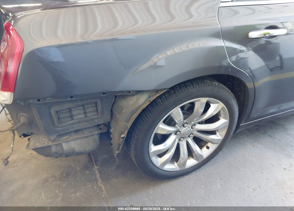 2018 CHRYSLER 300 LIMITED VIN: 2C3CCAEG6JH262011
