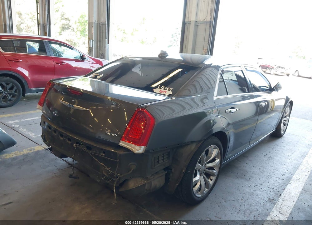 2018 CHRYSLER 300 LIMITED VIN: 2C3CCAEG6JH262011