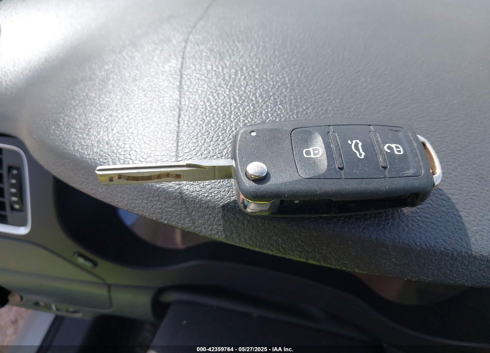 2014 VOLKSWAGEN JETTA 1.8T SE VIN: 3VWD17AJ8EM285174