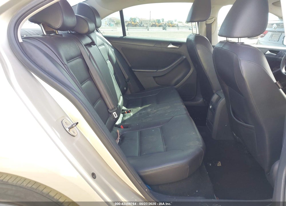 2014 VOLKSWAGEN JETTA 1.8T SE VIN: 3VWD17AJ8EM285174
