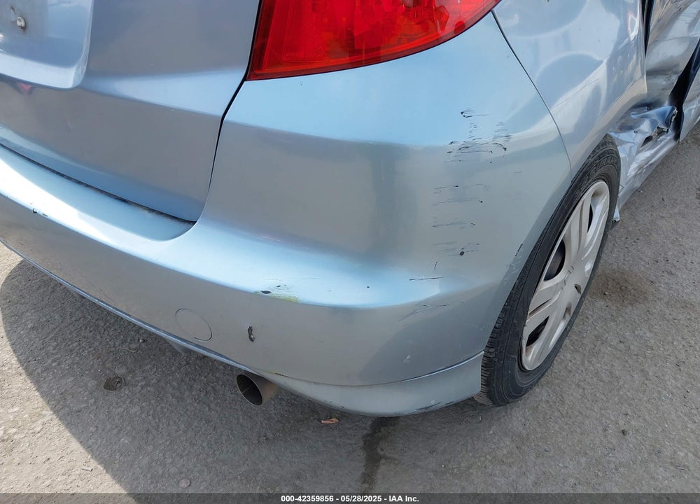 2011 HONDA FIT VIN: JHMGE8H30BC016731