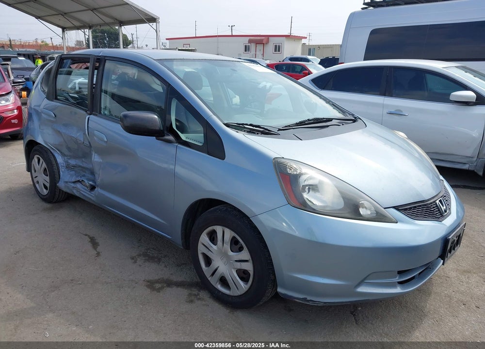 2011 HONDA FIT VIN: JHMGE8H30BC016731