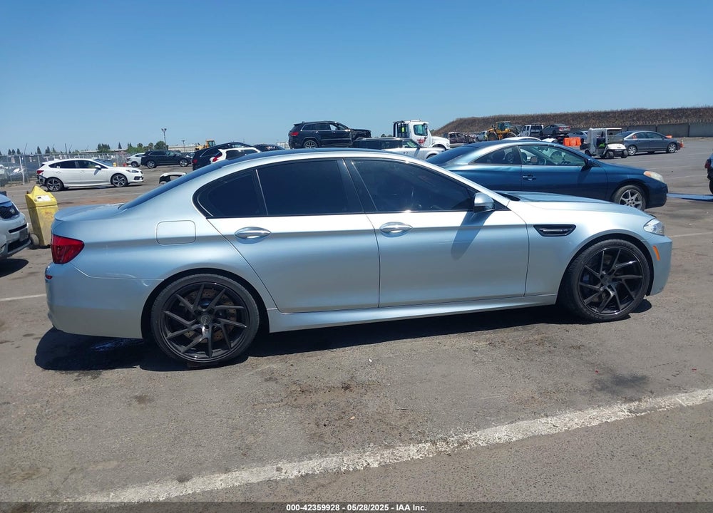 2013 BMW M5 VIN: WBSFV9C57DD096076