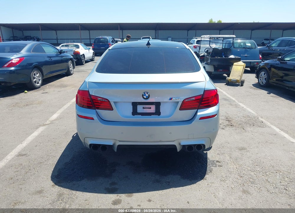 2013 BMW M5 VIN: WBSFV9C57DD096076