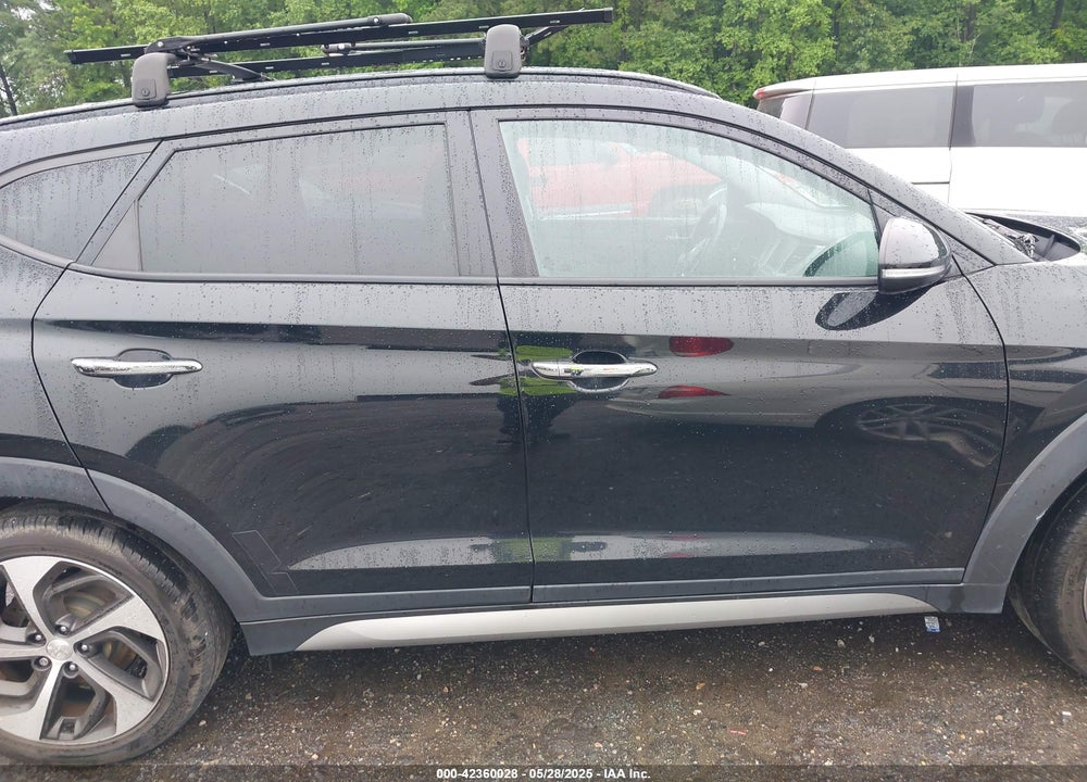 2017 HYUNDAI TUCSON VIN: KM8J3CA28HU276116