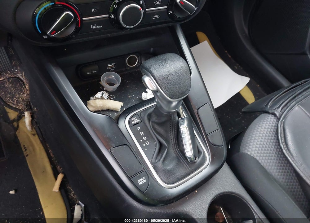 2020 KIA SOUL LX VIN: KNDJ23AU1L7089624