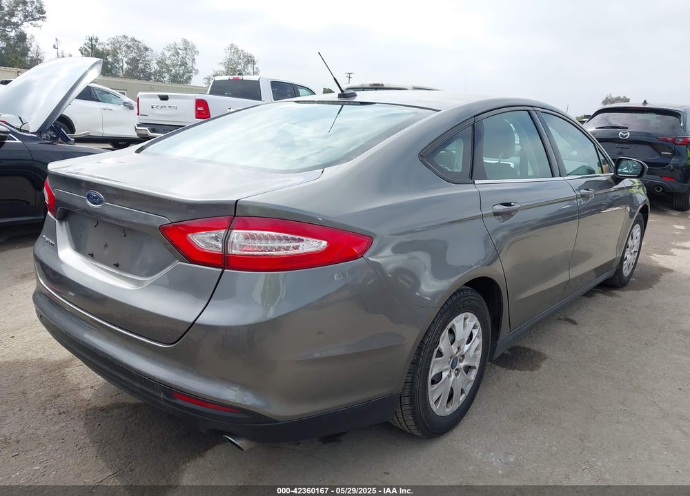 2013 FORD FUSION S VIN: 3FA6P0G7XDR273712