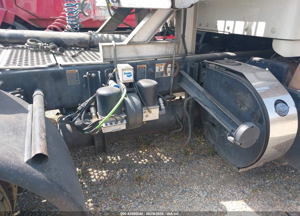 2013 KENWORTH CONSTRUCTION T660 VIN: 1XKAD49X1DJ360415