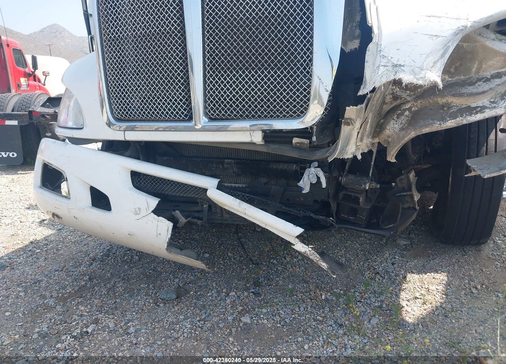 2013 KENWORTH CONSTRUCTION T660 VIN: 1XKAD49X1DJ360415