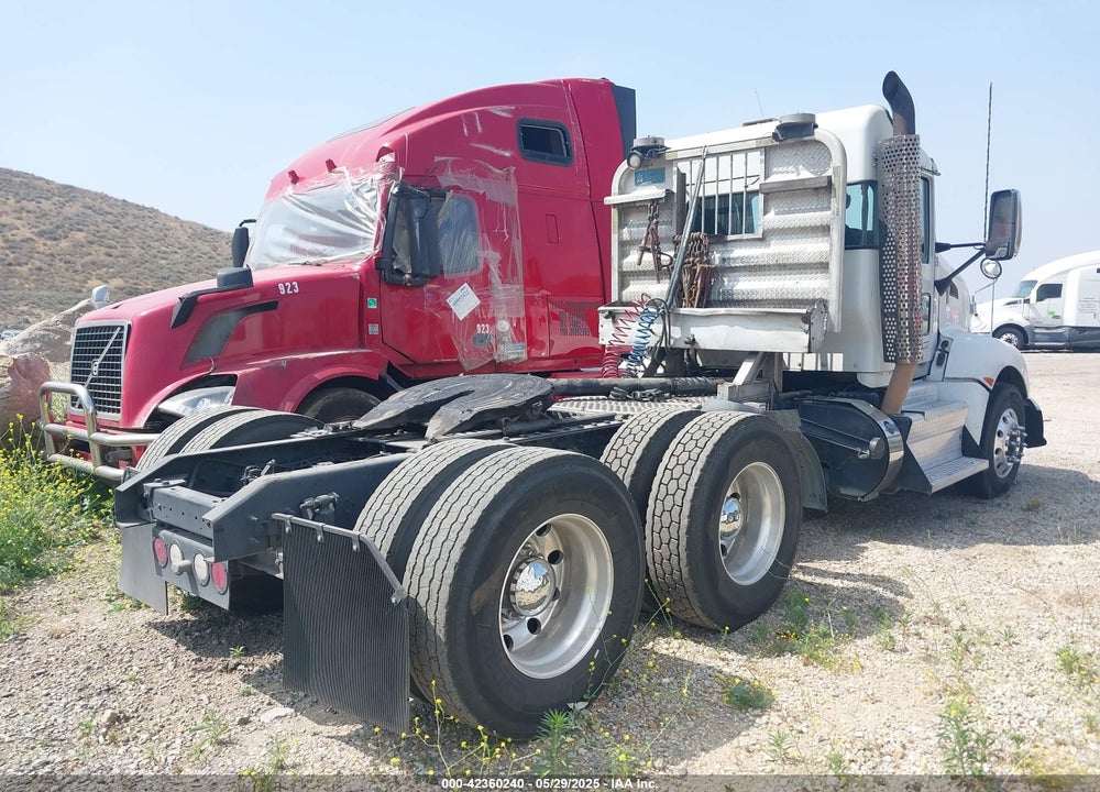 2013 KENWORTH CONSTRUCTION T660 VIN: 1XKAD49X1DJ360415