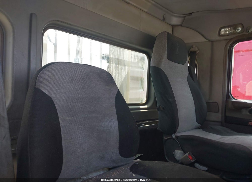 2013 KENWORTH CONSTRUCTION T660 VIN: 1XKAD49X1DJ360415