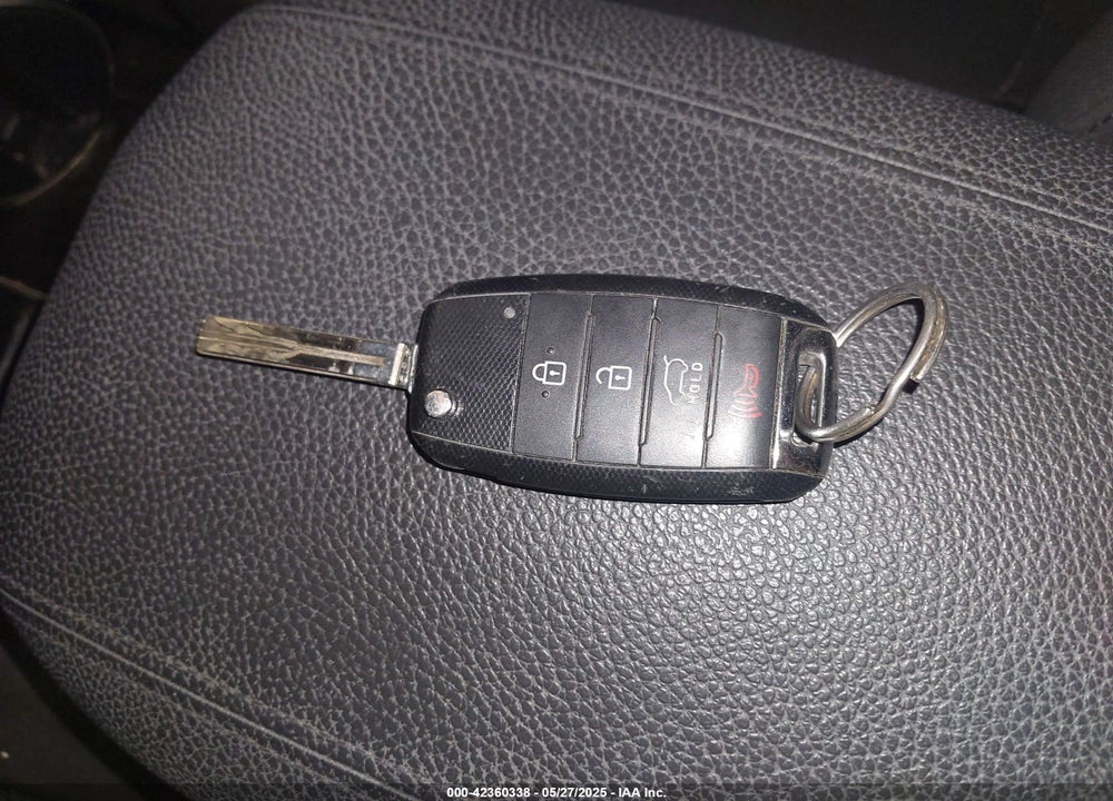 2014 KIA SORENTO VIN: 5XYKT3A60EG479896