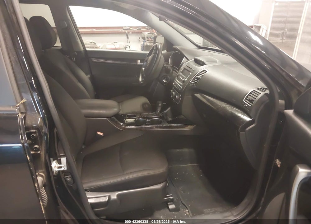 2014 KIA SORENTO VIN: 5XYKT3A60EG479896