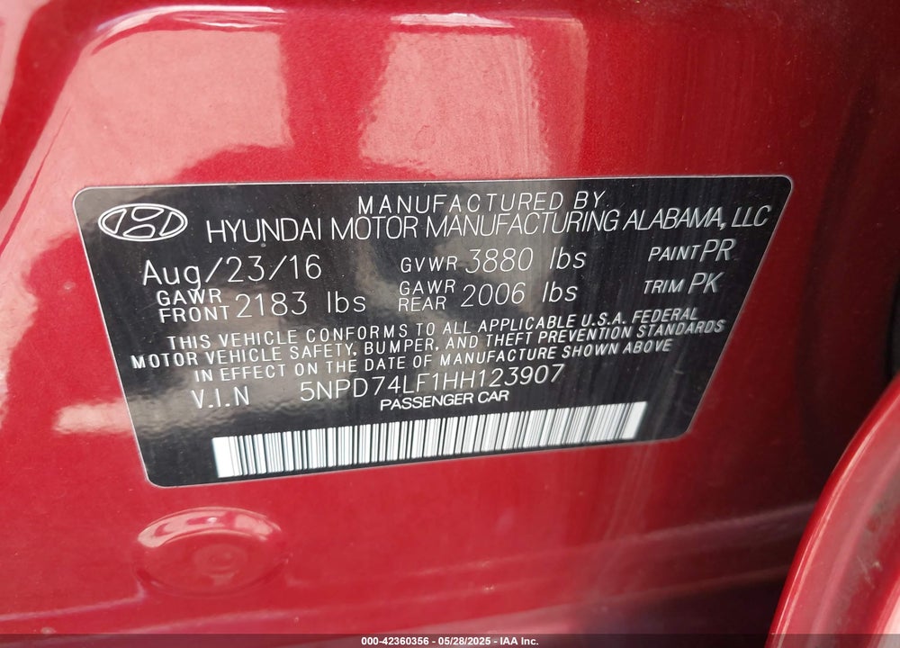 2017 HYUNDAI ELANTRA VIN: 5NPD74LF1HH123907