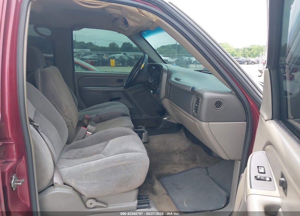 2005 CHEVROLET TAHOE LS VIN: 1GNEK13T05J194601