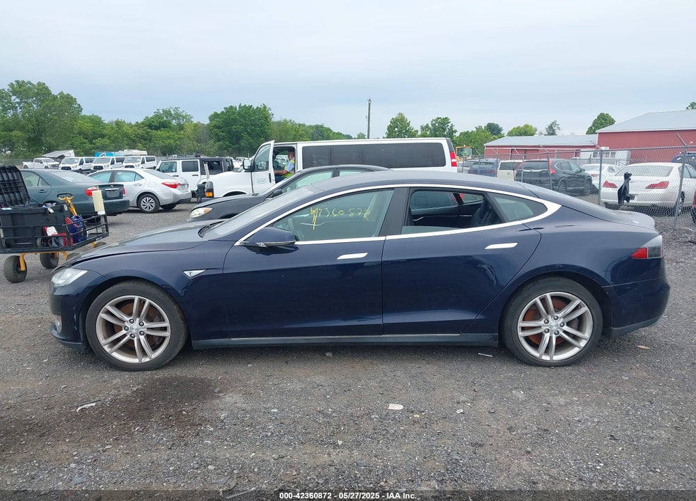2014 TESLA MODEL S VIN: 5YJSA1H19EFP32063