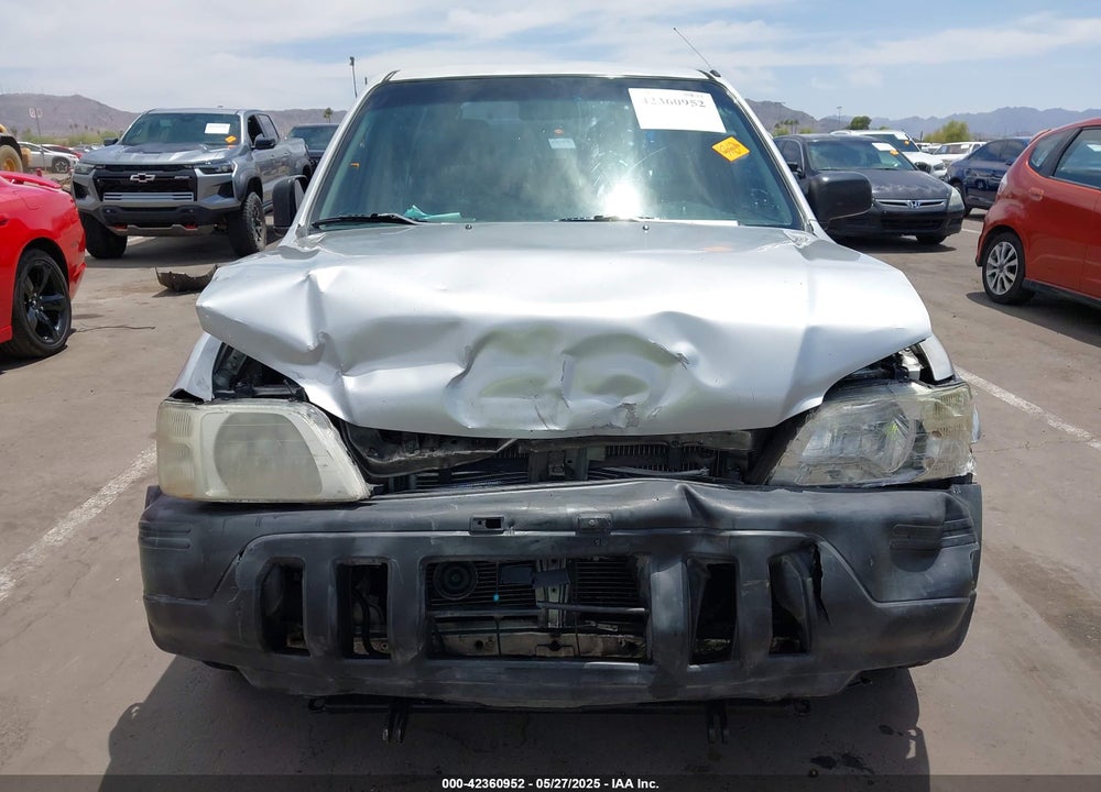 1998 HONDA CR-V LX VIN: JHLRD2845WC008667