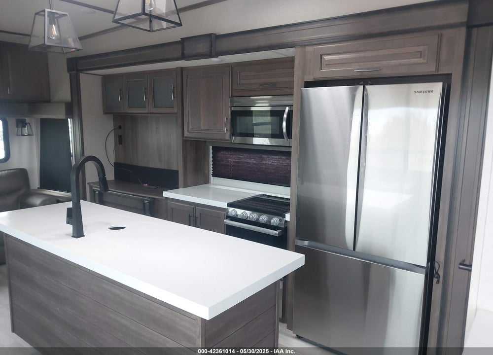 2023 GRAND DESI SOLITUDE VIN: 573FS3521PAA12822