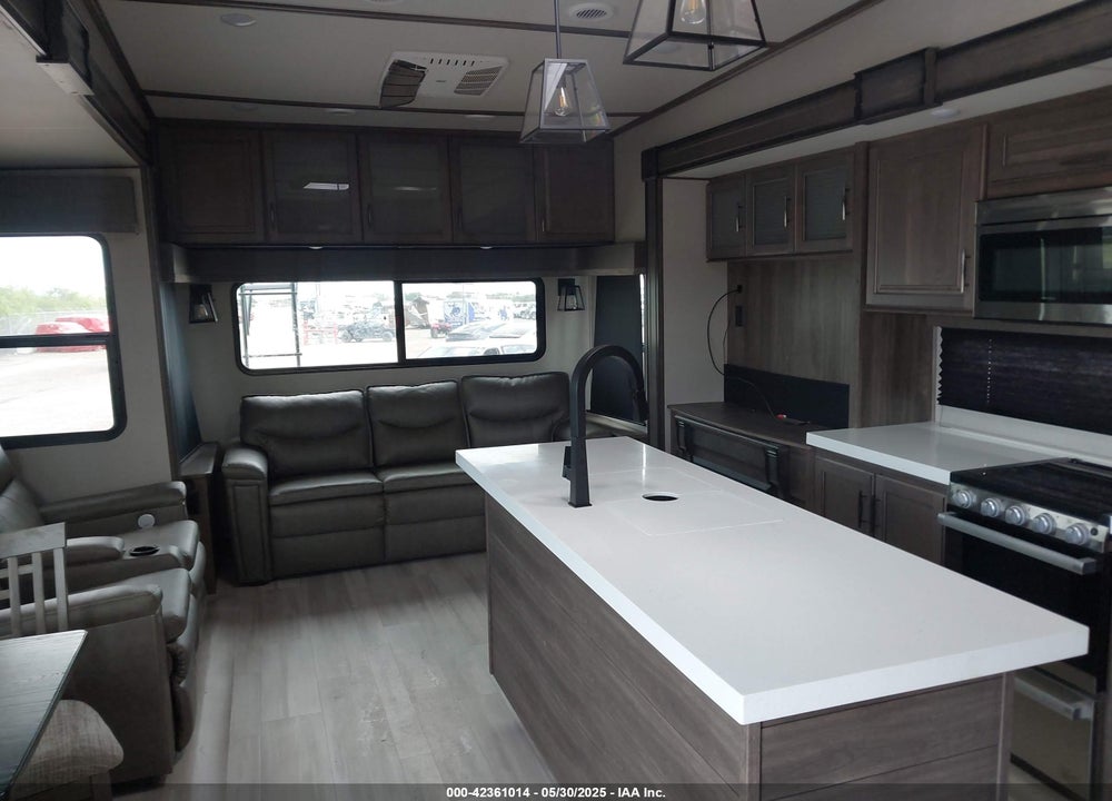 2023 GRAND DESI SOLITUDE VIN: 573FS3521PAA12822