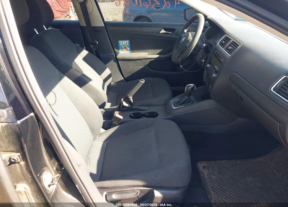 2011 VOLKSWAGEN JETTA 2.0L S VIN: 3VW2K7AJ6BM308337