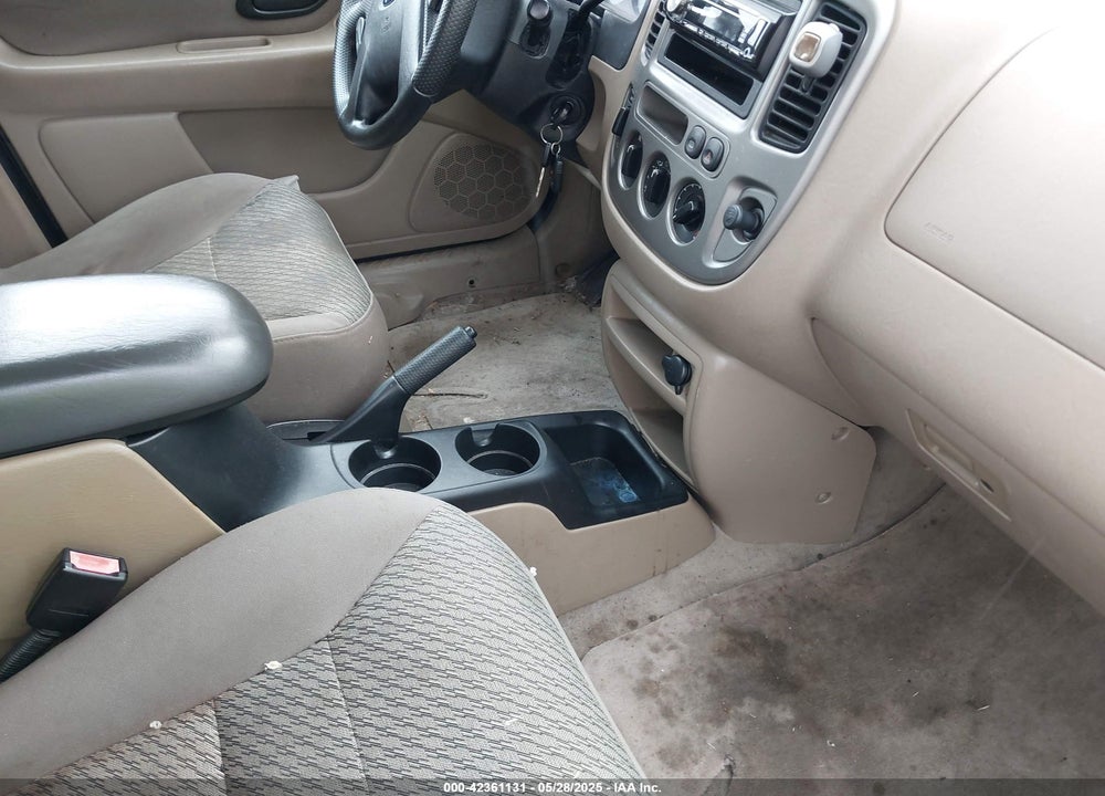 2003 FORD ESCAPE XLT VIN: 1FMYU93133KD90533