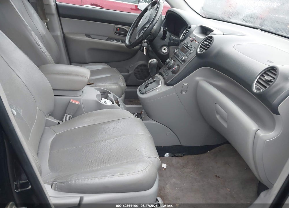 2007 KIA RONDO VIN: KNAFG526777116881