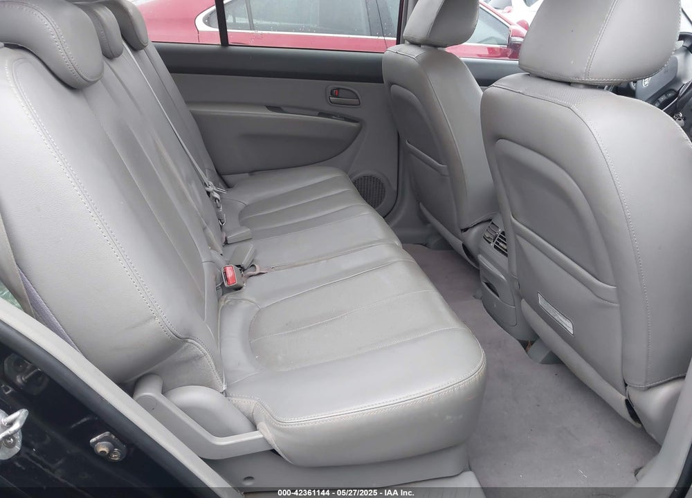 2007 KIA RONDO VIN: KNAFG526777116881