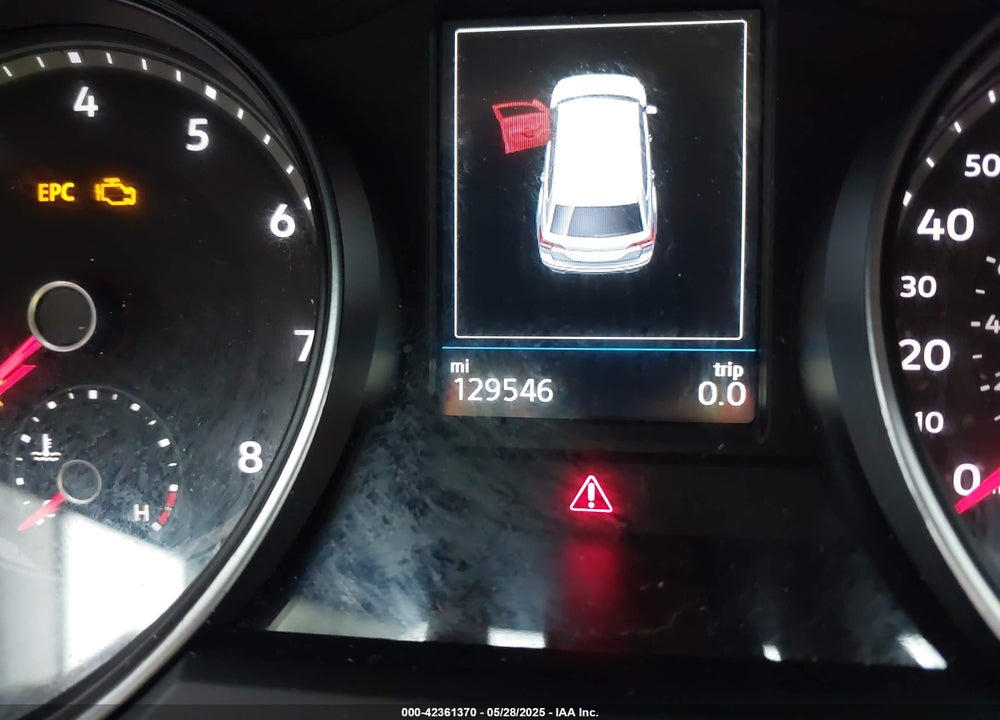 2018 VOLKSWAGEN ATLAS VIN: 1V2KR2CAXJC517240