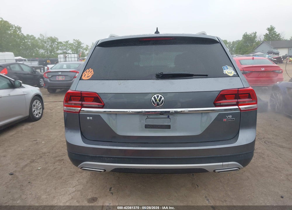 2018 VOLKSWAGEN ATLAS VIN: 1V2KR2CAXJC517240