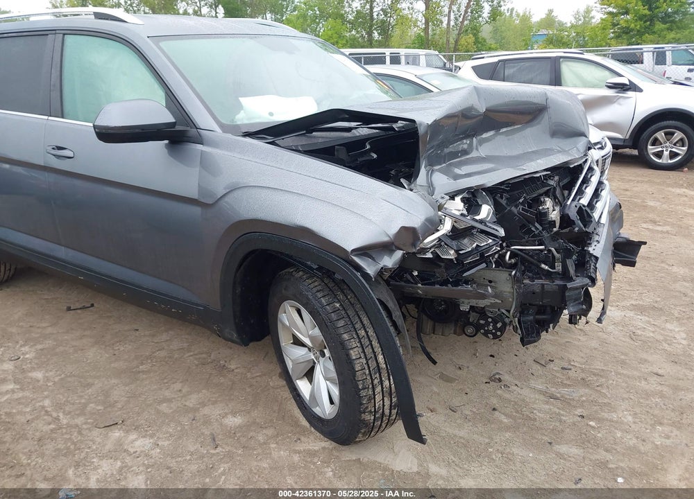 2018 VOLKSWAGEN ATLAS VIN: 1V2KR2CAXJC517240