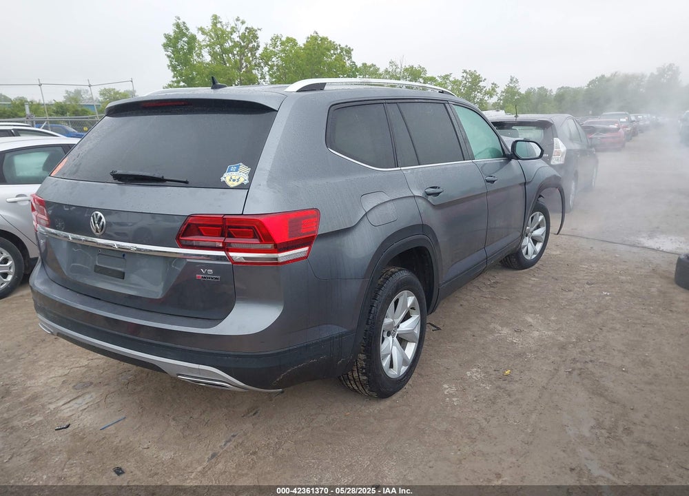 2018 VOLKSWAGEN ATLAS VIN: 1V2KR2CAXJC517240