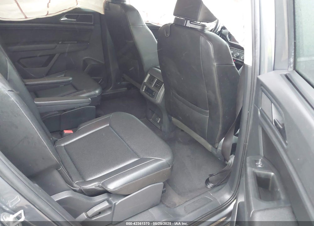 2018 VOLKSWAGEN ATLAS VIN: 1V2KR2CAXJC517240