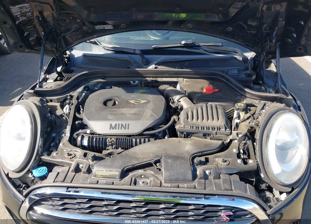 2015 MINI COOPER VIN: WMWXU3C58F2B57218