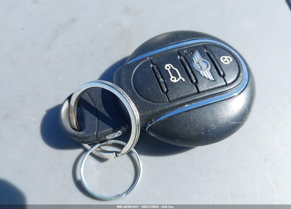 2015 MINI COOPER VIN: WMWXU3C58F2B57218